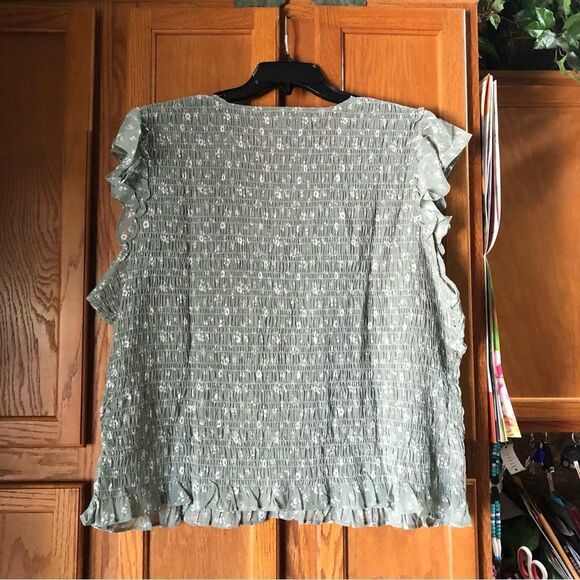 MADEWELL V-Neck Cottage Garden Smocked Lucie Top Green - 26W - Picture 9 of 16